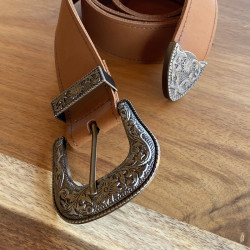 CINTURÓN MATILDE GUNMETAL · CORREA CAFÉ