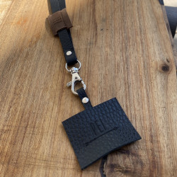 LANYARD · NEGRO