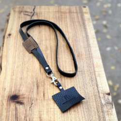 LANYARD · NEGRO