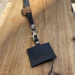 LANYARD · NEGRO + DET. LEOPARDO